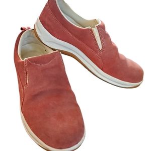 Lands End SlipOn Suede Sneaker 7M US  Pink All Weather